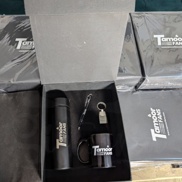 Customizable elegant gift box for clients and employees